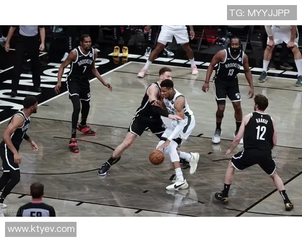 公牛队与篮网主队激战正酣谁能在这场对决中笑到最后