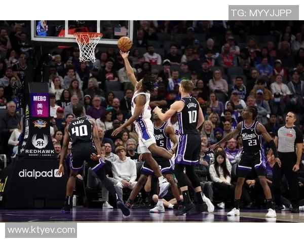 快船与独行侠激战正酣球迷热情高涨赛场精彩纷呈